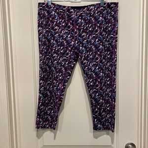 Women’s Nike Dri Fit Printed Essential Crop Tights Leggings, size 1XL